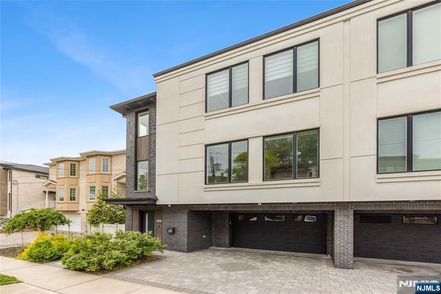 471 1st Street A, Palisades Park, NJ 07650
