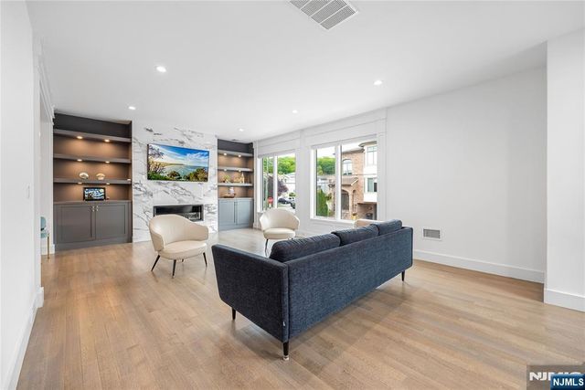 471 1st Street A, Palisades Park, NJ 07650