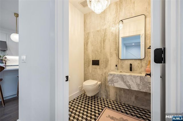 471 1st Street A, Palisades Park, NJ 07650