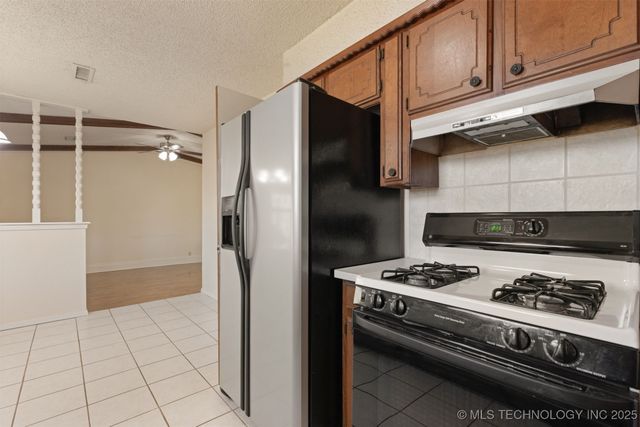 1912 W Delmar Street, Broken Arrow, OK 74012