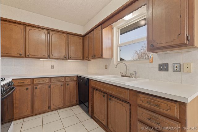 1912 W Delmar Street, Broken Arrow, OK 74012