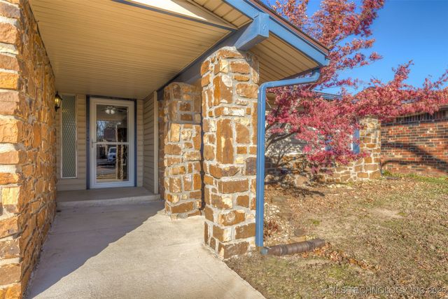 1912 W Delmar Street, Broken Arrow, OK 74012