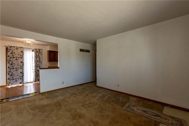 3339 S Vermont Avenue, Independence, MO 64052