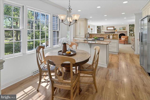 211 PENN VIEW DR, Pennington, NJ 08534