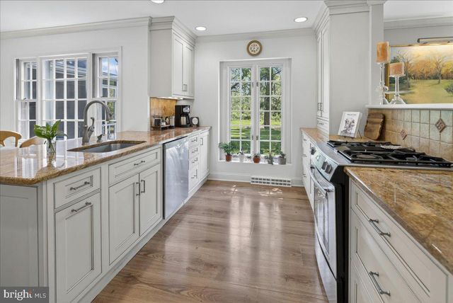 211 PENN VIEW DR, Pennington, NJ 08534