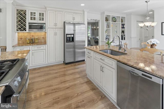 211 PENN VIEW DR, Pennington, NJ 08534