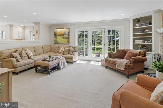 211 PENN VIEW DR, Pennington, NJ 08534