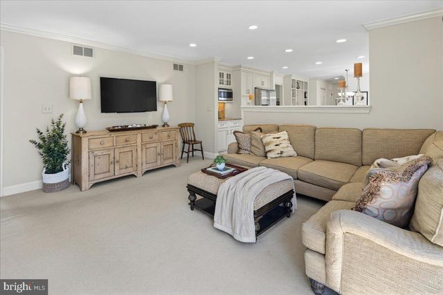 211 PENN VIEW DR, Pennington, NJ 08534
