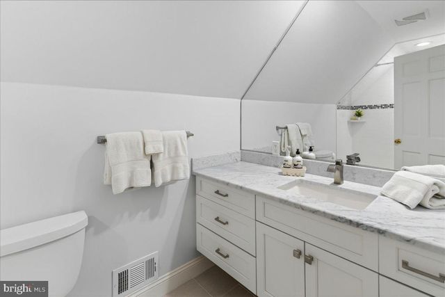 211 PENN VIEW DR, Pennington, NJ 08534
