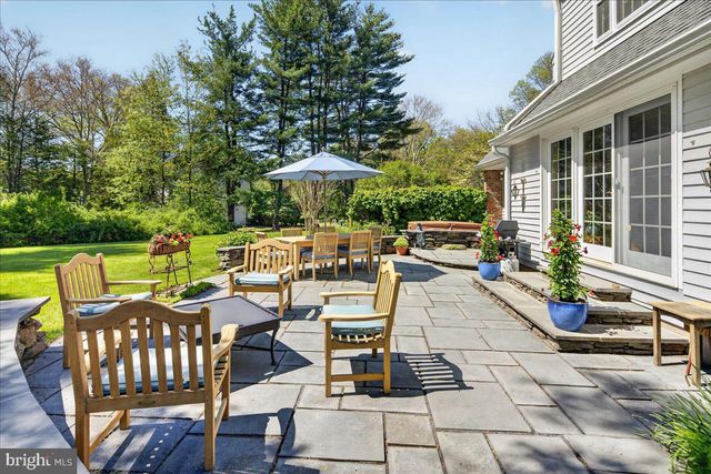 211 PENN VIEW DR, Pennington, NJ 08534