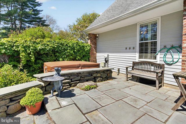 211 PENN VIEW DR, Pennington, NJ 08534