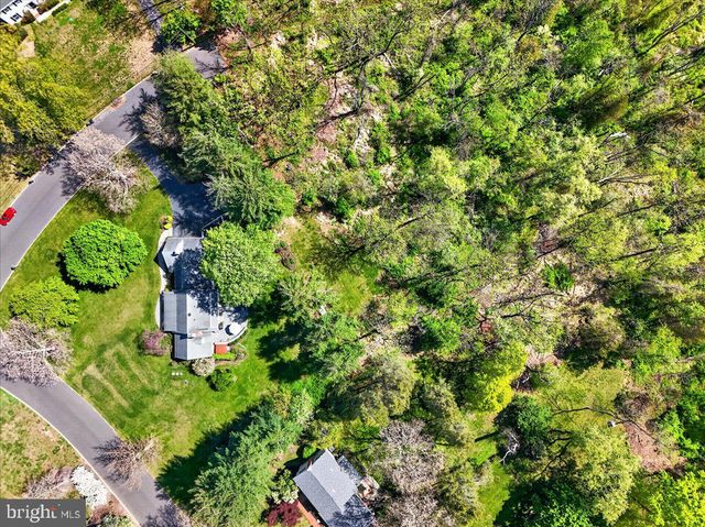 211 PENN VIEW DR, Pennington, NJ 08534