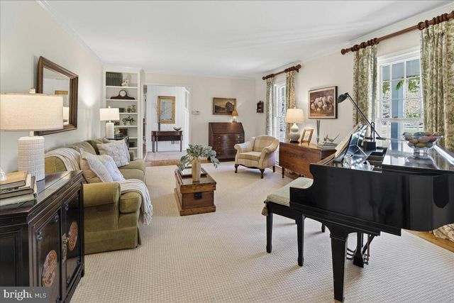 211 PENN VIEW DR, Pennington, NJ 08534