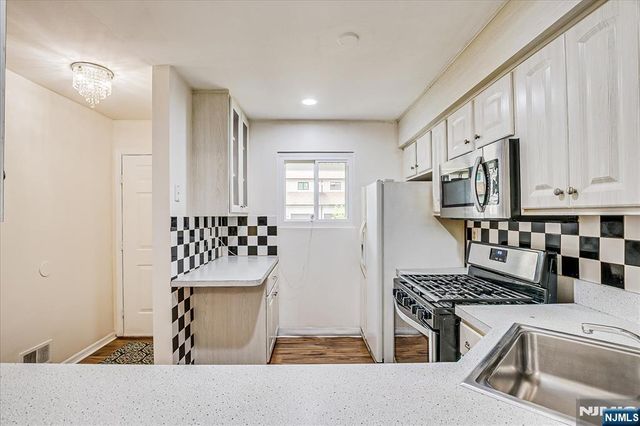 12 Tulip Court, Edison, NJ 08820