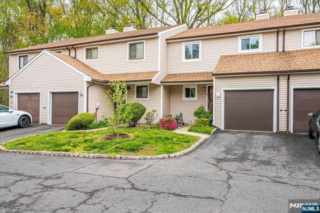 12 Tulip Court, Edison, NJ 08820