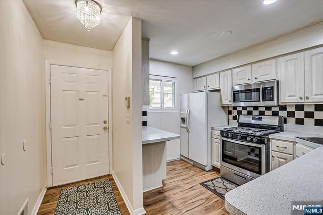 12 Tulip Court, Edison, NJ 08820