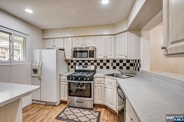 12 Tulip Court, Edison, NJ 08820