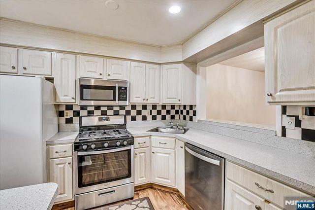 12 Tulip Court, Edison, NJ 08820