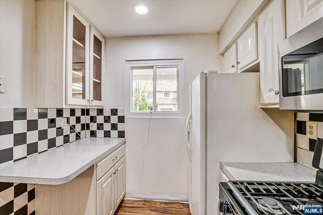 12 Tulip Court, Edison, NJ 08820