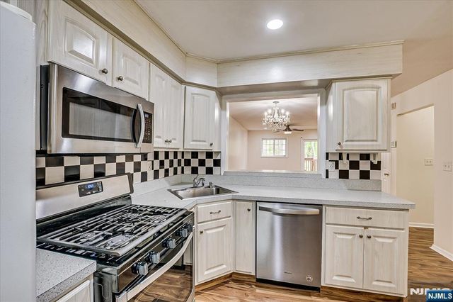 12 Tulip Court, Edison, NJ 08820