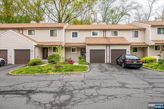 12 Tulip Court, Edison, NJ 08820