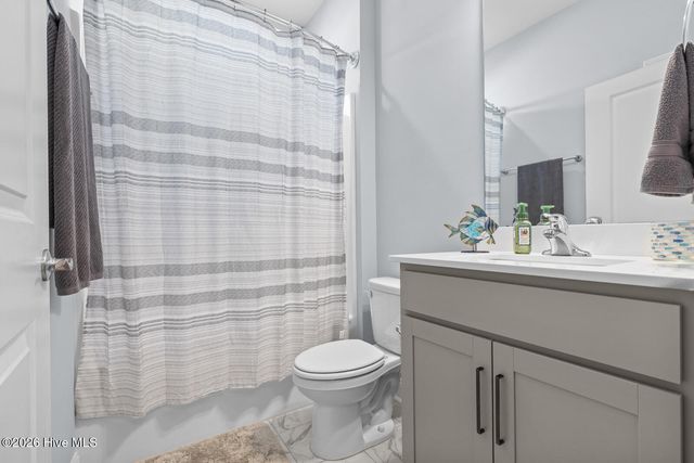 204 Balustrade Way, Hampstead, NC 28443