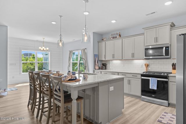 204 Balustrade Way, Hampstead, NC 28443