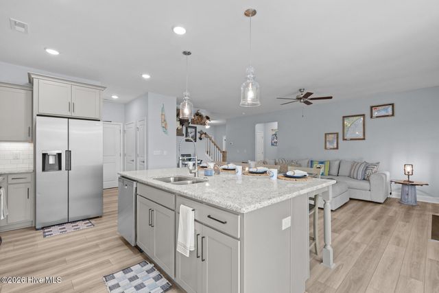 204 Balustrade Way, Hampstead, NC 28443