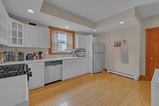 24 Orchard Ave 1, Waltham, MA 02452