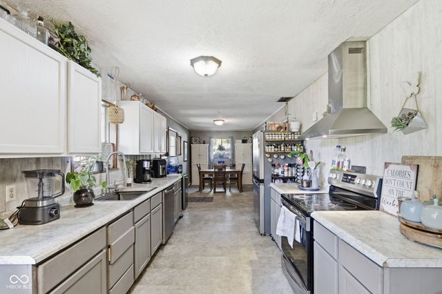 7528 S New Jersey Street, Indianapolis, IN 46227