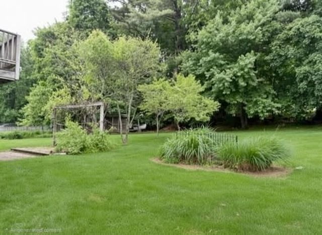 27 Westbrook Rd, Northborough, MA 01532