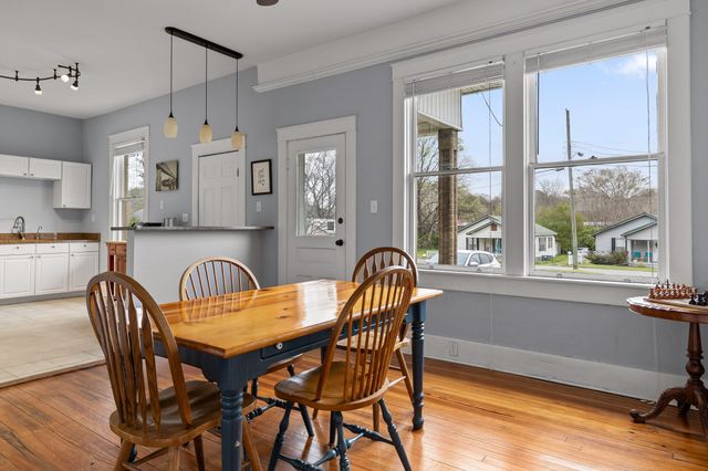 5720 Saint Elmo Avenue, Chattanooga, TN 37409