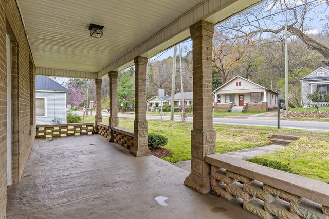 5720 Saint Elmo Avenue, Chattanooga, TN 37409