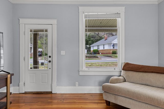 5720 Saint Elmo Avenue, Chattanooga, TN 37409