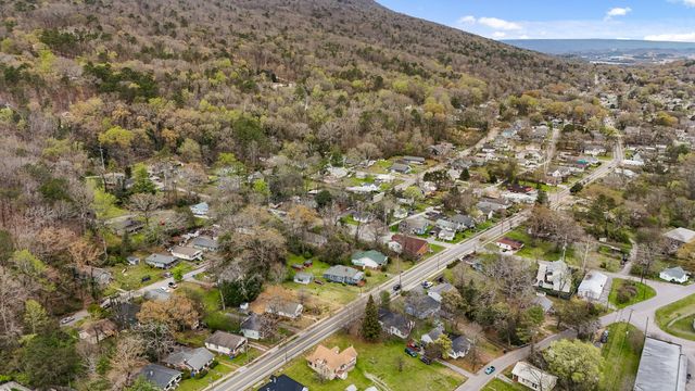 5720 Saint Elmo Avenue, Chattanooga, TN 37409