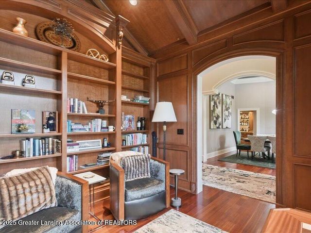 2471 Overglen Court, East Lansing, MI 48823