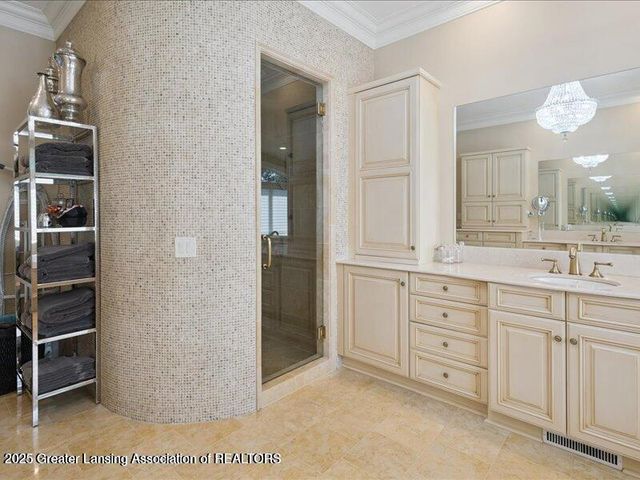 2471 Overglen Court, East Lansing, MI 48823