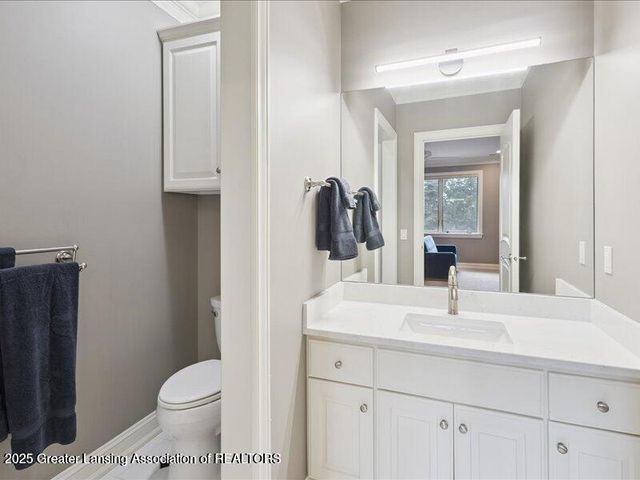 2471 Overglen Court, East Lansing, MI 48823