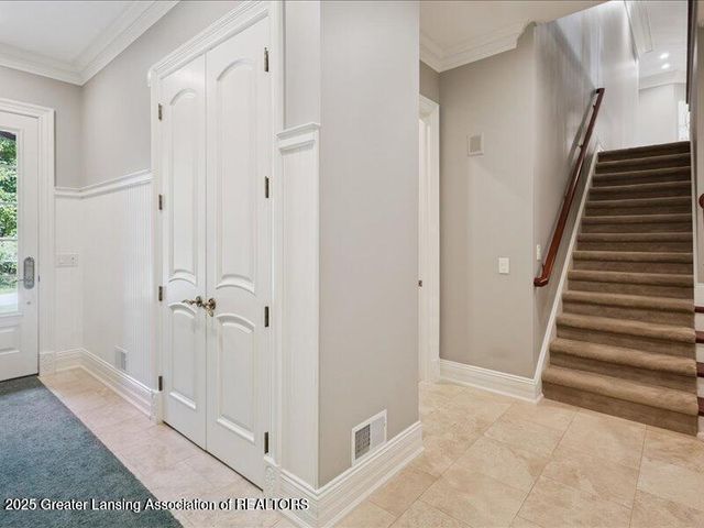 2471 Overglen Court, East Lansing, MI 48823