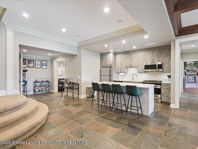 2471 Overglen Court, East Lansing, MI 48823