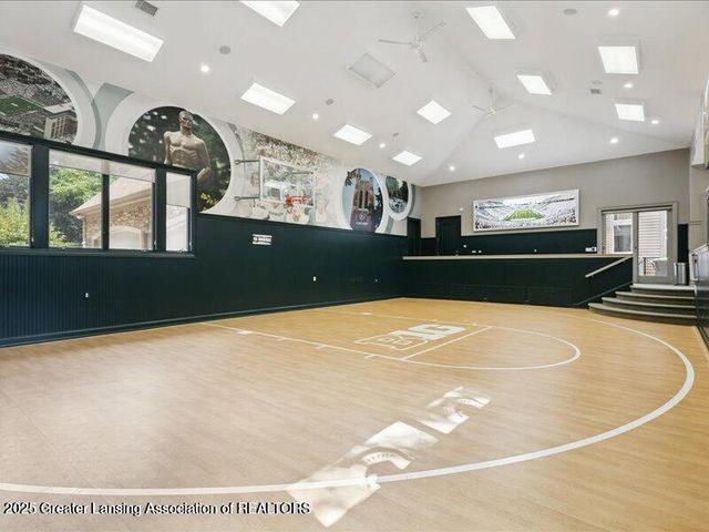 2471 Overglen Court, East Lansing, MI 48823