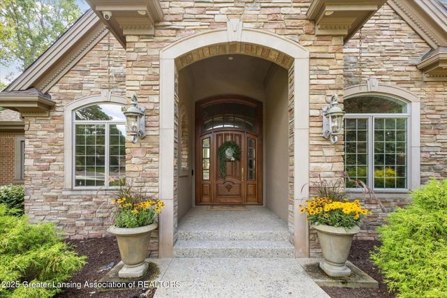 2471 Overglen Court, East Lansing, MI 48823