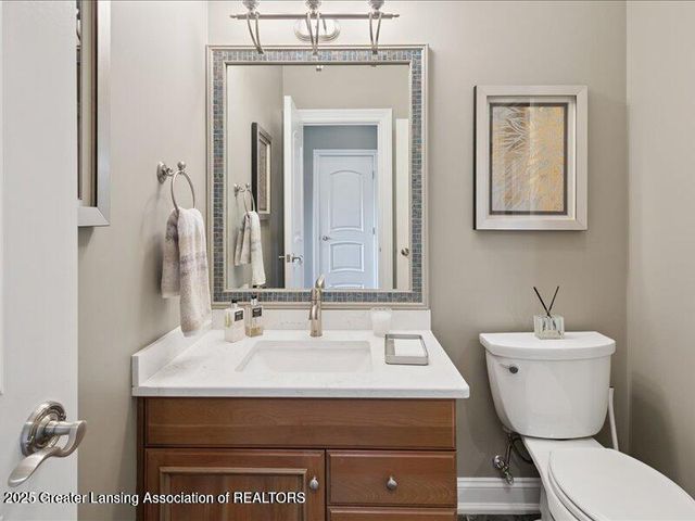 2471 Overglen Court, East Lansing, MI 48823