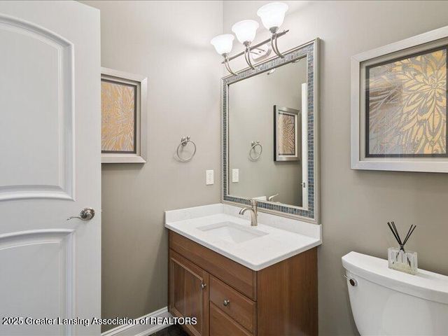 2471 Overglen Court, East Lansing, MI 48823