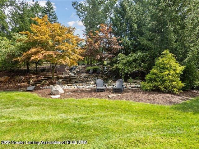 2471 Overglen Court, East Lansing, MI 48823