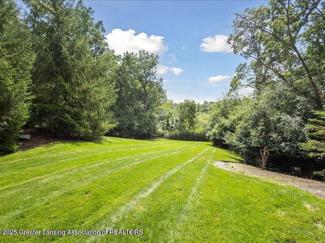 2471 Overglen Court, East Lansing, MI 48823