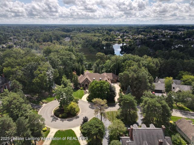 2471 Overglen Court, East Lansing, MI 48823