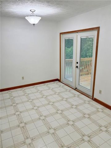 2480 Burton Circle, Morrow, GA 30260