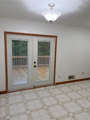 2480 Burton Circle, Morrow, GA 30260