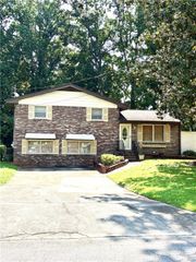 2480 Burton Circle, Morrow, GA 30260